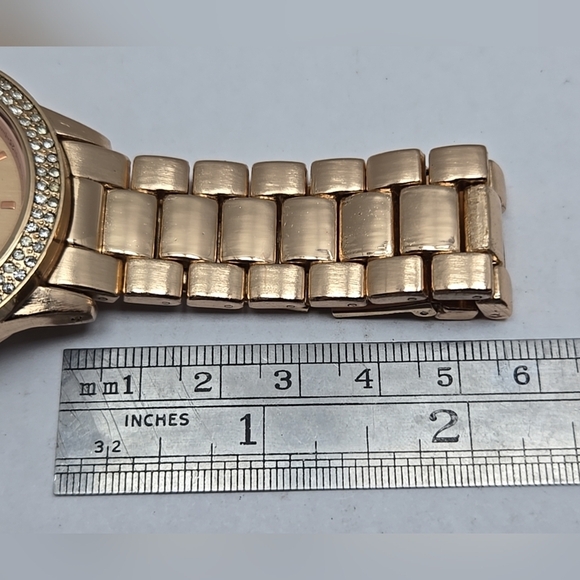 Womens Wristology Rose Gold Faux Chronograph Watch Crystals New Battery - Picture 8 of 10